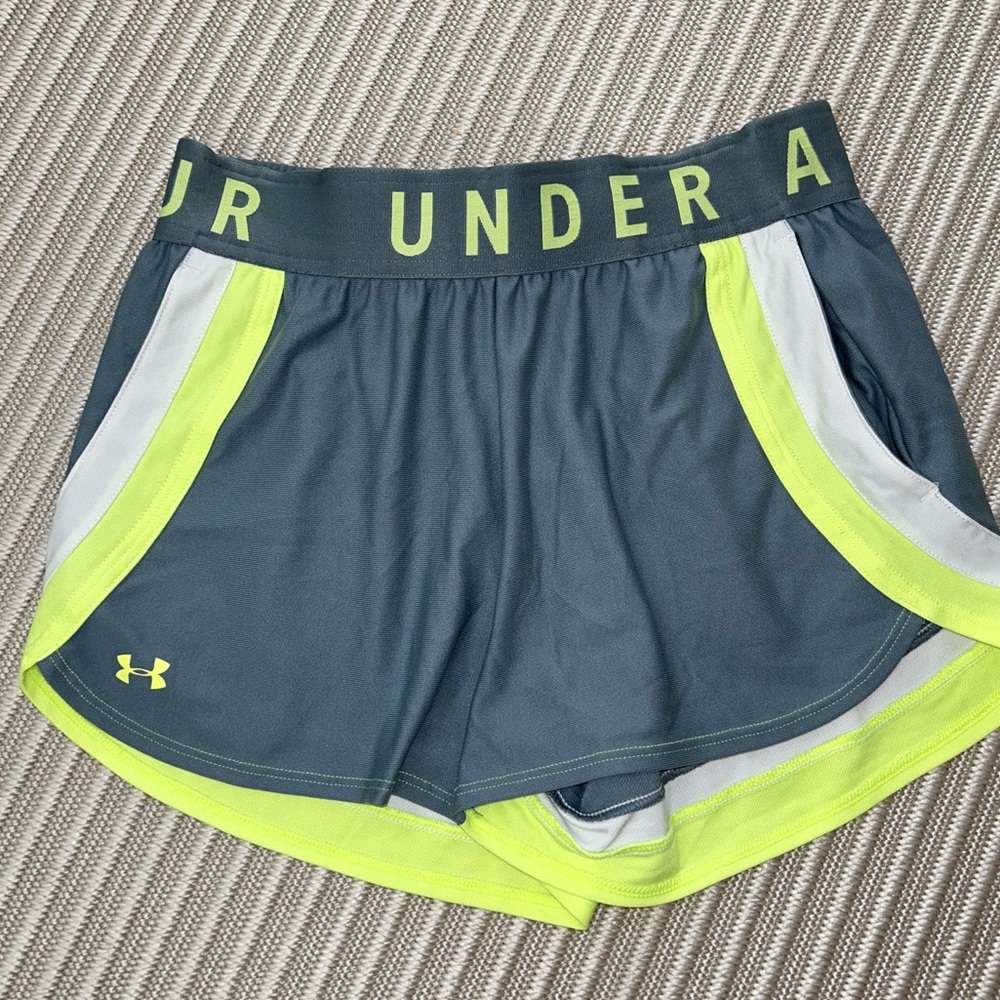 Under Armour shorts!!